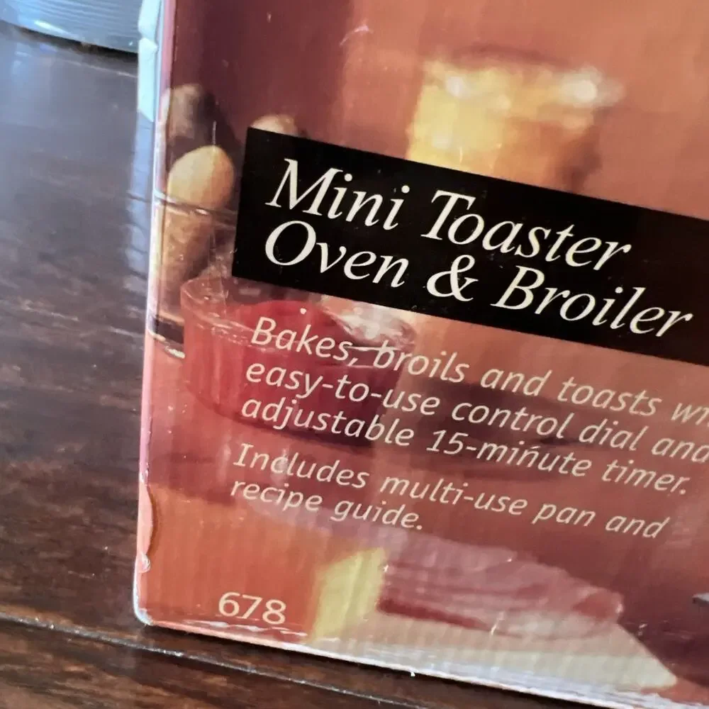 NEW VTG Magic Chef Mini Toaster Oven & Broiler 678 Vintage 1999 White SEALED
